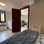 Taraska I- Apto Renovado En Centro Neuralgico. * Μπερμέο